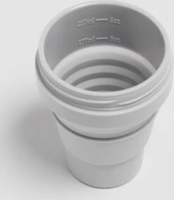 STOJO - Opvouwbare Beker - To Go - Grijs - 237ml - Herbruikbaar 14 STOJO - Opvouwbare Beker - To Go - Grijs - 237ml - Herbruikbaar -Keuken Benodigdheden Winkel 1039x1200 9