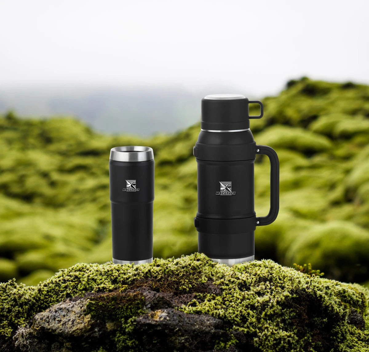 MacGyver RVS Thermoskan 1.5 Ltr – RVS Thermosbeker 0,55 Ltr - Langdurig Warm/koud - Zwart 9 MacGyver RVS Thermoskan 1.5 Ltr – RVS Thermosbeker 0,55 Ltr - Langdurig Warm/koud - Zwart - Afbeelding 7