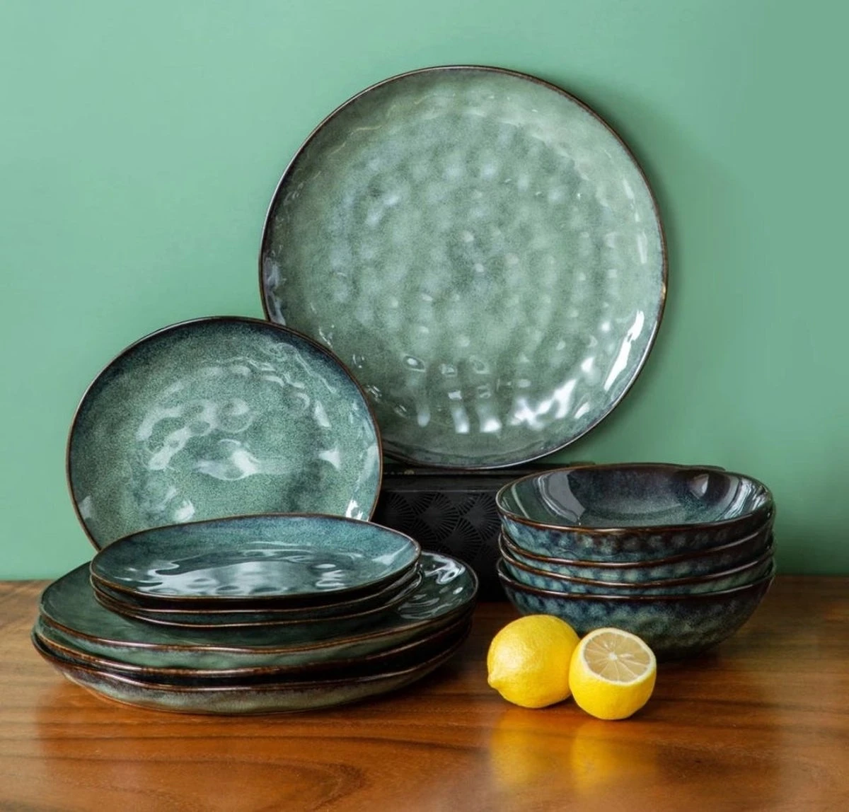Serviesset 8 Personen - 24 Delig - Handgemaakt Keramiek - Vancasso Groen 3 Serviesset 8 Personen - 24 Delig - Handgemaakt Keramiek - Vancasso Groen