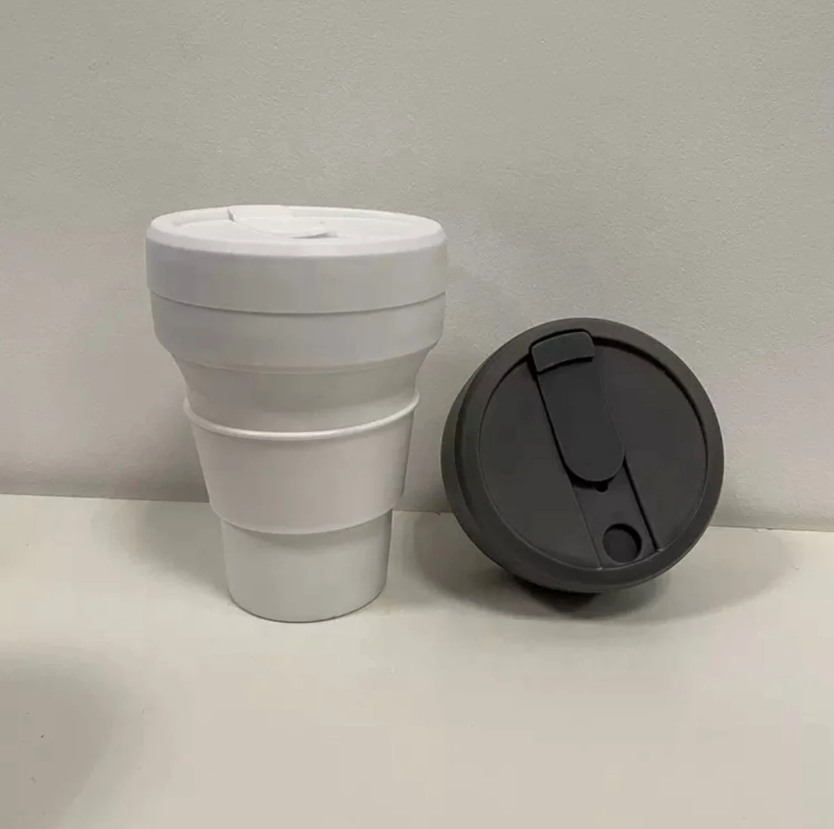 Koffiebeker - Reisbeker - Siliconen Beker - Opvouwbaar - Zwart - Drinkbeker - To Go 6 Koffiebeker - Reisbeker - Siliconen Beker - Opvouwbaar - Zwart - Drinkbeker - To Go - Afbeelding 4