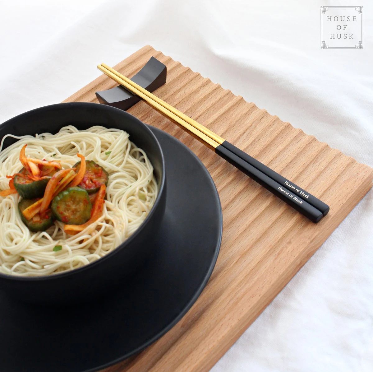 House Of Husk Chopsticks Set - Koreaanse Eetstokjes - Vaatwasserbestendig - RVS - 5 Paar - Duo Tone - Zwart Goud 5 House Of Husk Chopsticks Set - Koreaanse Eetstokjes - Vaatwasserbestendig - RVS - 5 Paar - Duo Tone - Zwart Goud - Afbeelding 3