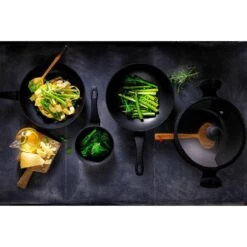 Mammoet Essentials Vesucio Braadpan - 28cm - Anti-aanbaklaag - Met Deksel 9 Mammoet Essentials Vesucio Braadpan - 28cm - Anti-aanbaklaag - Met Deksel -Keuken Benodigdheden Winkel 1200x1200 1432