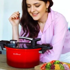 Rosmarino - Snelkookpan Met Glazen Deksel - Zwart - Ø24cm - 5 Liter - 100% PFAS & PFOA Vrij - Aluminium - Pressure Cooker - Non-stick Minerale Coating - Ergonomische Handgrepen - Geschikt Voor Alle Warmtebronnen 25 Rosmarino - Snelkookpan Met Glazen Deksel - Zwart - Ø24cm - 5 Liter - 100% PFAS & PFOA Vrij - Aluminium - Pressure Cooker - Non-stick Minerale Coating - Ergonomische Handgrepen - Geschikt Voor Alle Warmtebronnen -Keuken Benodigdheden Winkel 1200x1200 1595