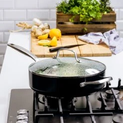 GreenPan Copenhagen Stoofpan Met Deksel En Extra Handvat 28cm/4.3L 28 GreenPan Copenhagen Stoofpan Met Deksel En Extra Handvat 28cm/4.3L -Keuken Benodigdheden Winkel 1200x1200 1609