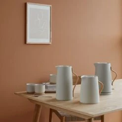 Stelton Thermoskan Emma Sand 1.2 Liter -Keuken Benodigdheden Winkel 1200x1200 1765