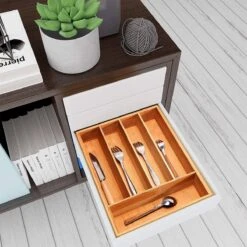 Merkloos Bamboehouten Bestekbak - 5 Compartimenten - 25 X 35 X 6 Cm. - Organizer - 5 Vaks 10 Merkloos Bamboehouten Bestekbak - 5 Compartimenten - 25 X 35 X 6 Cm. - Organizer - 5 Vaks -Keuken Benodigdheden Winkel 1200x1200 224