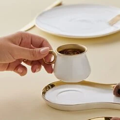 Karaca -Delon- Set Van 2 Koffiekopset-voor Twee Personen-Turkse Koffie-espresso-wit-gold-porselein- 7 Karaca -Delon- Set Van 2 Koffiekopset-voor Twee Personen-Turkse Koffie-espresso-wit-gold-porselein- -Keuken Benodigdheden Winkel 1200x1200 2561