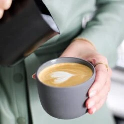 Melkopschuimkannetje Essentials - Zwart - 350ml - Melkkannetje Opschuim - Melkkannetje RVS - Melkkan 8 Melkopschuimkannetje Essentials - Zwart - 350ml - Melkkannetje Opschuim - Melkkannetje RVS - Melkkan -Keuken Benodigdheden Winkel 1200x1200 2790