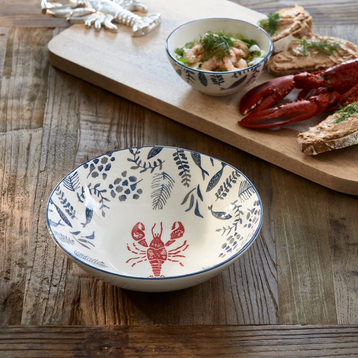 Riviera Maison Serveerschaal Keramiek Met Vissen En Kreeft - First Catch Serving Bowl - Blauw - Keramiek - 1 Stuk 4 Riviera Maison Serveerschaal Keramiek Met Vissen En Kreeft - First Catch Serving Bowl - Blauw - Keramiek - 1 Stuk - Afbeelding 2
