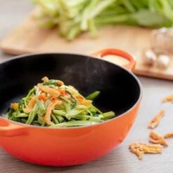 Le Creuset Wokpan / Balti Dish - Mat Zwart - ø 24 Cm / 2.7 Liter - Geëmailleerde Anti-aanbaklaag 14 Le Creuset Wokpan / Balti Dish - Mat Zwart - ø 24 Cm / 2.7 Liter - Geëmailleerde Anti-aanbaklaag -Keuken Benodigdheden Winkel 1200x1200 713