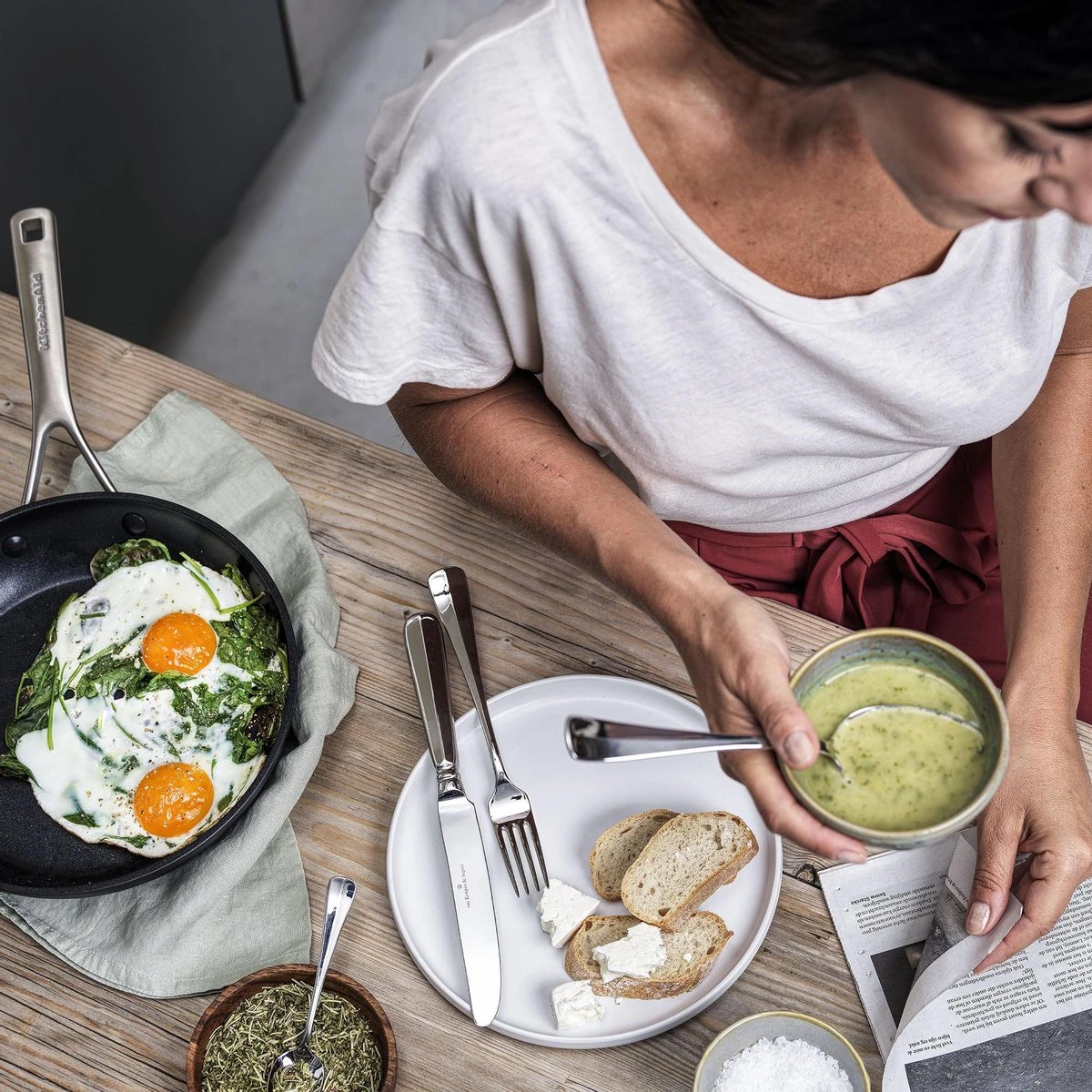 KitchenAid Hard Geanodiseerd Aluminium Wok ø30cm - Zwart - Inductie - Anti-aanbak 9 KitchenAid Hard Geanodiseerd Aluminium Wok ø30cm - Zwart - Inductie - Anti-aanbak - Afbeelding 7