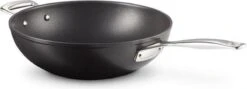 LE CREUSET - Les Forgees - Wokpan 30cm -Keuken Benodigdheden Winkel 1200x433