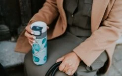 Kambukka Etna Thermosbeker 500 Ml - Makkelijk Reinigen - Lekvrije Koffiebeker - Eucalyptus Leaves 20 Kambukka Etna Thermosbeker 500 Ml - Makkelijk Reinigen - Lekvrije Koffiebeker - Eucalyptus Leaves -Keuken Benodigdheden Winkel 1200x752 5