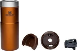 Stanley The NeverLeak™ Travel Mug 0,47L NEW - Thermosfles - Maple 13 Stanley The NeverLeak™ Travel Mug 0,47L NEW - Thermosfles - Maple -Keuken Benodigdheden Winkel 1200x793 2