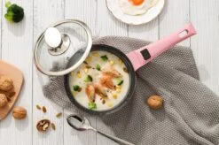 Royalty Line Inductie Pannenset - Luxe 14-delige Pannenset Marmeren Coating - Pannen Met Afneembare Handvaten - Oven-Ready - PFAS-Vrij - Voor Alle Warmtebronnen - Afneembare Koudgrepen - Antiaanbaklaag - Koekenpan Met Glazen Deksels - Roze 24 Royalty Line Inductie Pannenset - Luxe 14-delige Pannenset Marmeren Coating - Pannen Met Afneembare Handvaten - Oven-Ready - PFAS-Vrij - Voor Alle Warmtebronnen - Afneembare Koudgrepen - Antiaanbaklaag - Koekenpan Met Glazen Deksels - Roze -Keuken Benodigdheden Winkel 1200x799 102