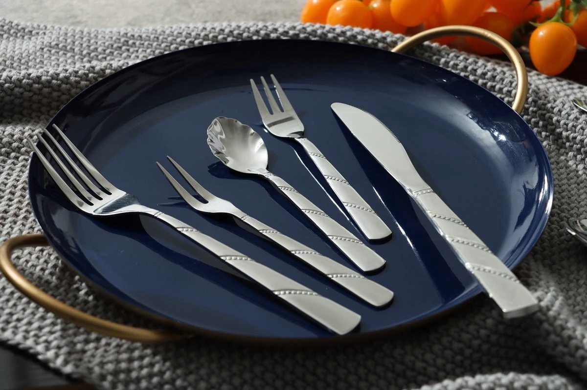 Swiss Home | Bestekset - 12 Persoons - 72-delig - Luxe Opbergkoffer - 18/10 | Limited Edition Set + Luxe Koffer 10 Swiss Home | Bestekset - 12 Persoons - 72-delig - Luxe Opbergkoffer - 18/10 | Limited Edition Set + Luxe Koffer - Afbeelding 8