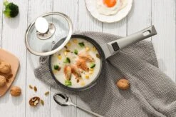 Swiss Pro+ | Set 14 Delige Pannenset | Inductie - Pannensets - Glazen Deksel - Met Afneembare Handgreep - Marmeren Interieur -PFAS-vrij | Grey / Silver 17 Swiss Pro+ | Set 14 Delige Pannenset | Inductie - Pannensets - Glazen Deksel - Met Afneembare Handgreep - Marmeren Interieur -PFAS-vrij | Grey / Silver -Keuken Benodigdheden Winkel 1200x799 46