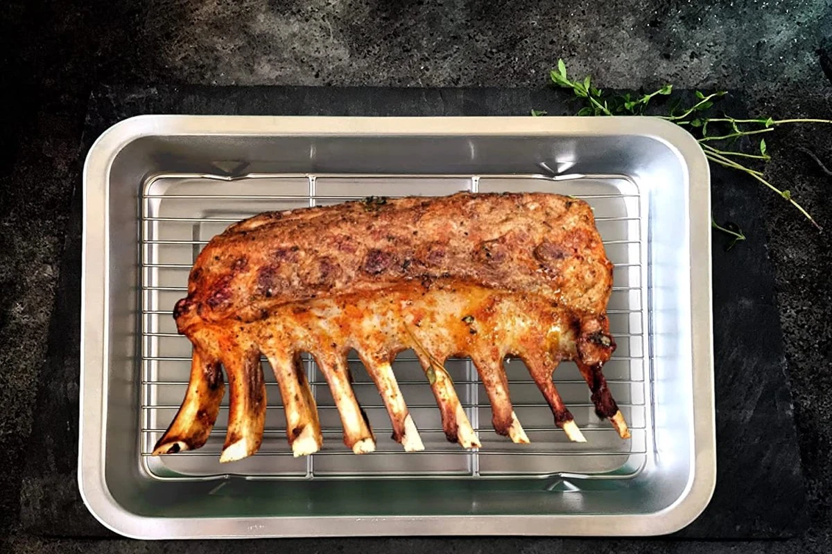 YUGN COMBI Set Braadslede Ovenschaal Combi Braadslee Oven Set - 2x Braadslede Met Rooster Voor Ovengerechten - 36x27x7CM En 40x30x7CM En Inclusief Bakkwast - Cadeau- Cadeautip 11 YUGN COMBI Set Braadslede Ovenschaal Combi Braadslee Oven Set - 2x Braadslede Met Rooster Voor Ovengerechten - 36x27x7CM En 40x30x7CM En Inclusief Bakkwast - Cadeau- Cadeautip - Afbeelding 9