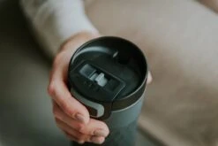 Kambukka Etna Grip Thermosbeker 500 Ml - Makkelijk Reinigen - Lekvrije Koffiebeker - Zwart 35 Kambukka Etna Grip Thermosbeker 500 Ml - Makkelijk Reinigen - Lekvrije Koffiebeker - Zwart -Keuken Benodigdheden Winkel 1200x800 239