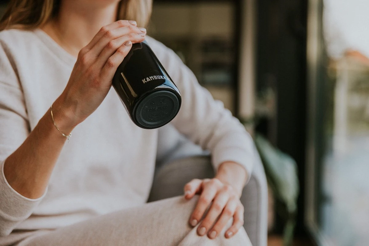 Kambukka Etna Thermosbeker 300 Ml - Makkelijk Reinigen - Lekvrije Koffiebeker - Pitch Black 10 Kambukka Etna Thermosbeker 300 Ml - Makkelijk Reinigen - Lekvrije Koffiebeker - Pitch Black - Afbeelding 8