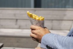 Papieren Frietzak | Krant Print | 50 St. | Patatzak | Frietzakken | Puntzakken | Frietzakjes 8 Papieren Frietzak | Krant Print | 50 St. | Patatzak | Frietzakken | Puntzakken | Frietzakjes -Keuken Benodigdheden Winkel 1200x800 426