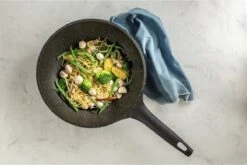 Sola - Wokpan Fair Cooking Zwart/wit Greblon Anti Aanbaklaag -Keuken Benodigdheden Winkel 1200x802 3