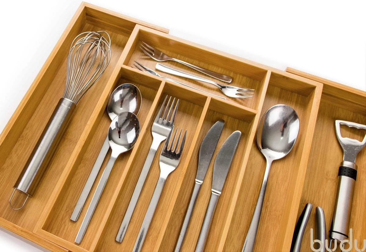 Budu Uitschuifbare Bamboe Bestekbak #33,5 (33,5 Cm Diep) - Bestekcassette Hout - Besteklade - 33,5 X 28 - 45 Cm - 5/7 Vakken 6 Budu Uitschuifbare Bamboe Bestekbak #33,5 (33,5 Cm Diep) - Bestekcassette Hout - Besteklade - 33,5 X 28 - 45 Cm - 5/7 Vakken - Afbeelding 4
