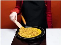 Staub Flensjespan - Houten Steel - 28 Cm - Zwart 11 Staub Flensjespan - Houten Steel - 28 Cm - Zwart -Keuken Benodigdheden Winkel 1200x899 20