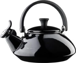 Le Creuset Fluitketels Zen Fluitketel Zwart, 1,5 Ltr 5 Le Creuset Fluitketels Zen Fluitketel Zwart, 1,5 Ltr -Keuken Benodigdheden Winkel 1200x997 5