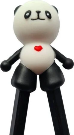 DongDong - Eetstokjes Voor Kinderen - Pandabeer Motief - 22.5 Cm - Zwart Wit 7 DongDong - Eetstokjes Voor Kinderen - Pandabeer Motief - 22.5 Cm - Zwart Wit -Keuken Benodigdheden Winkel 660x1200