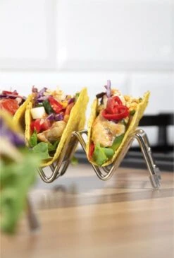Krumble Taco Houder - Taco En Tortilla Houder Voor 4 Stuks - Serveerschalen - Koken & Tafelen - Kookgerei - Snack- & Tappasschalen - Metaal - Zilver -Keuken Benodigdheden Winkel 813x1200 1