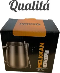 Qualitá® Melkkan Met Art Pen - Barista Melkkannetje - 350 ML - Melkopschuimkannen -Keuken Benodigdheden Winkel 998x1200 1